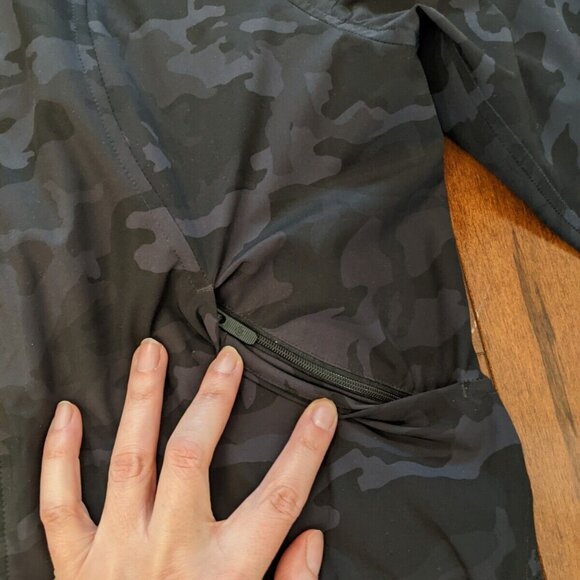 Lululemon pack it up women's jacket in camo in size 4 - Picture 9 of 13